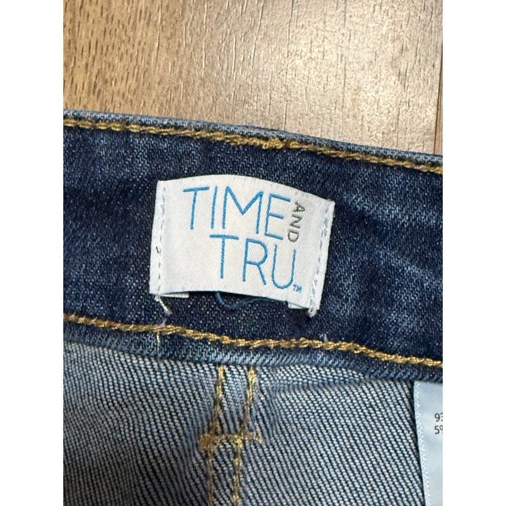 Time & Tru Jeans, Women's Size 12, Blue, Denim, Straight Leg, Medium Wash - Picture 4 of 11